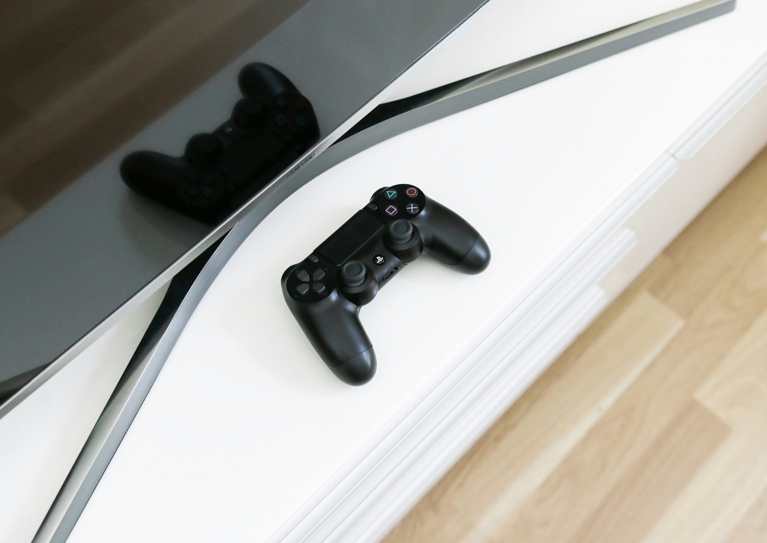 The Pros and Cons of Using PS4 Emulator for PC Gaming